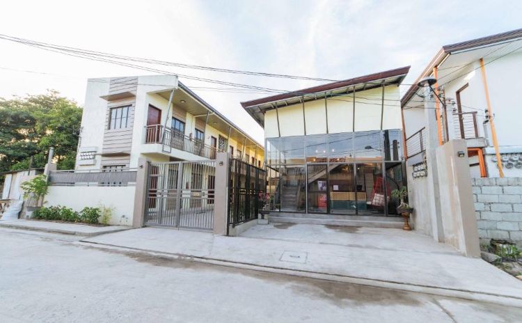 RedDoorz Plus @ Casa Lucia Sindalan San Fernando